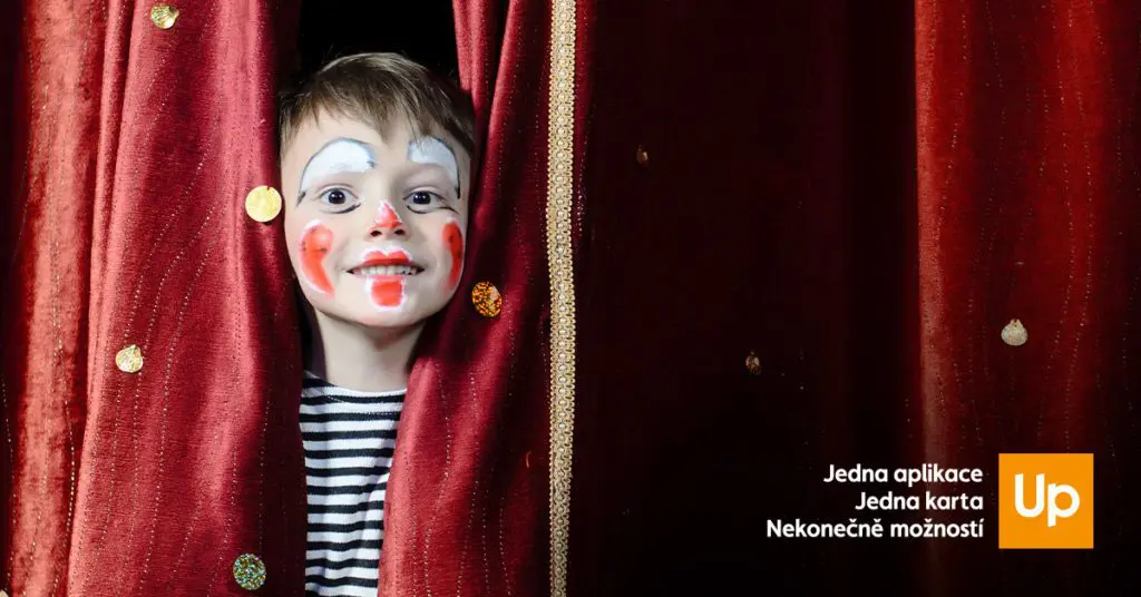 Provětrejte večerní šaty v divadle s eBenefity 1 Provětrejte večerní šaty v divadle s eBenefity