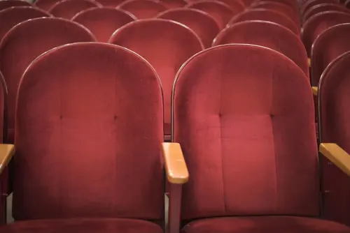 Světový den divadla s eBenefity: Večer, který si zaslouží potlesk 4 zlinske divadlo shutterstock 46673656