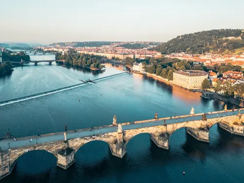 Světový den kola: Šlápněte do pedálů s eBenefity 3 Podel Rokytky a Vltavy Praha shutterstock 2648325067
