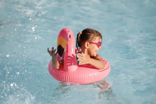 Vodní svět plný pohody: Aquaparky a bazény s eBenefity 5 Centrum Babylon Liberec shutterstock 2647067583