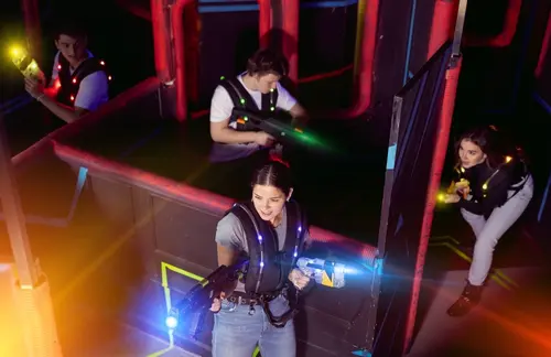 Únik z rutiny s eBenefity: Užijte si podzimní adrenalin 3 Fun Arena shutterstock 2554385331