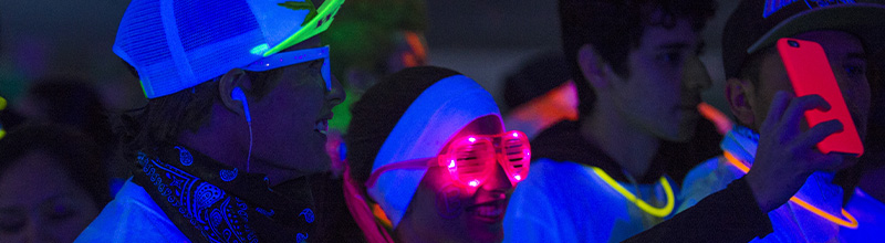 neon run shutterstock 257839381 800x220 1